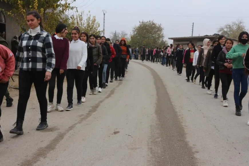 Şehîdên ciwanên şoreşger bi meşekê hatin bibîranîn