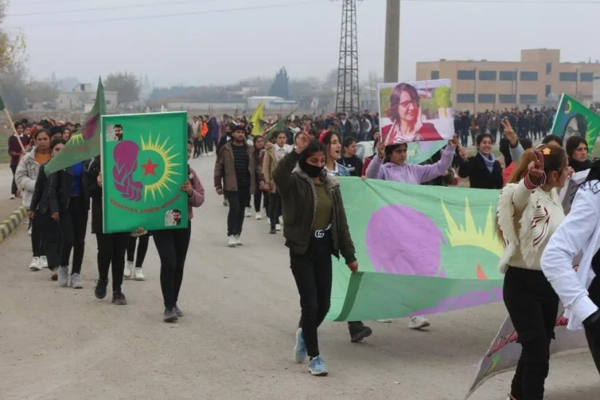 Şehîdên ciwanên şoreşger bi meşekê hatin bibîranîn