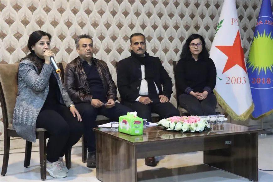 ′Felsefeya neteweya demokratîk bingeha yekitiya gelan e′