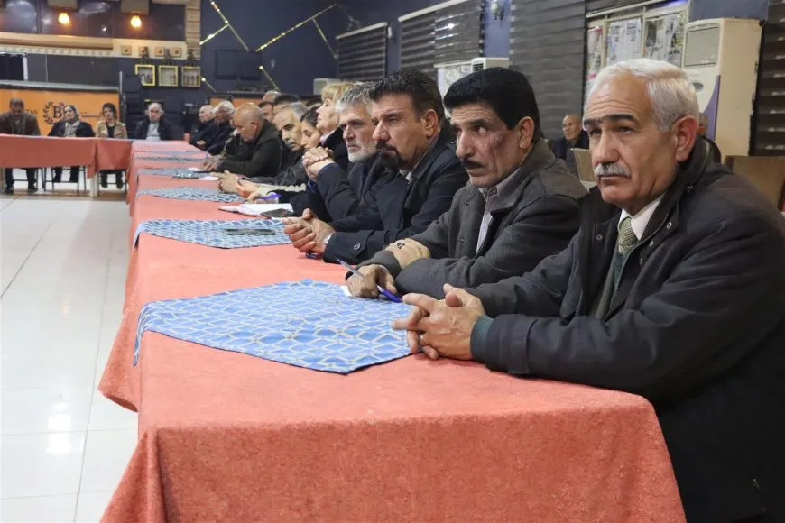 ′Felsefeya neteweya demokratîk bingeha yekitiya gelan e′