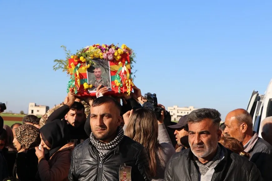 Cenazeyê şehîd Karker Efrîn li Şehbayê hat oxirkirin