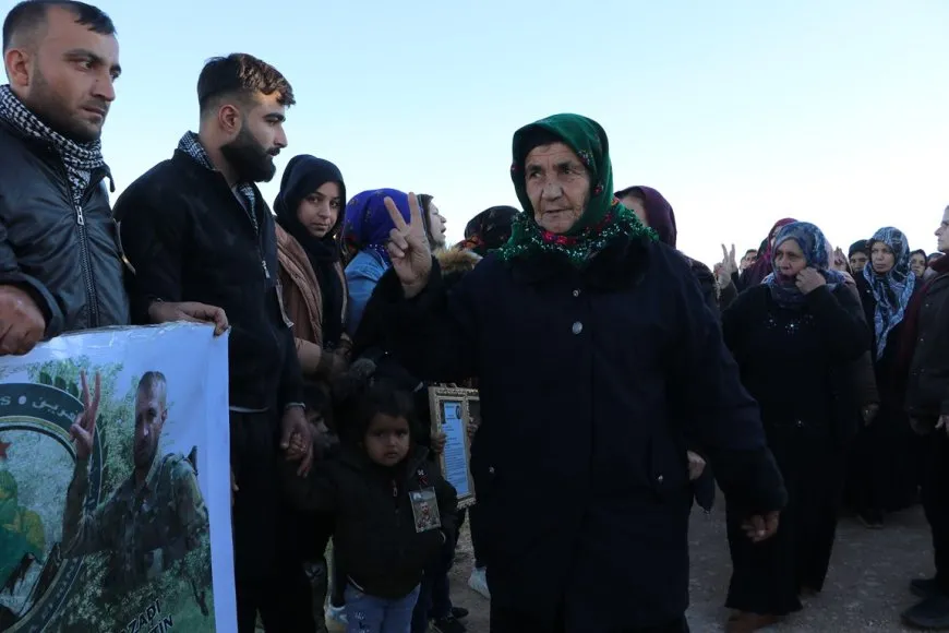 Cenazeyê şehîd Karker Efrîn li Şehbayê hat oxirkirin