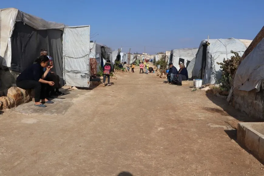 ‘Gel bi berxwedanê li dijî dorpêçê jiyanê didomîne’