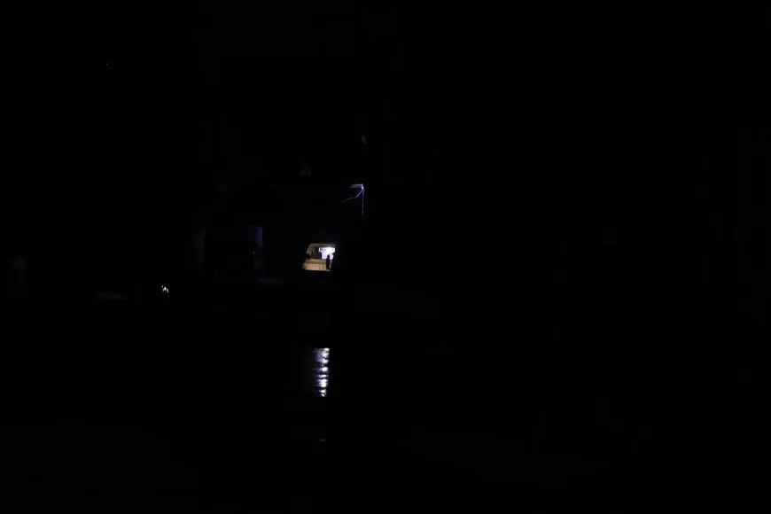 Bi dîmen kehrebe bi temamî li taxên Şêxmeqsûd û Eşrefiye qut bû