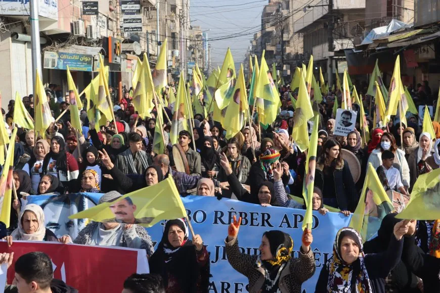 Li Qamişloyê meşa girseyî ya ji bo Rêber Abdullah Ocalan