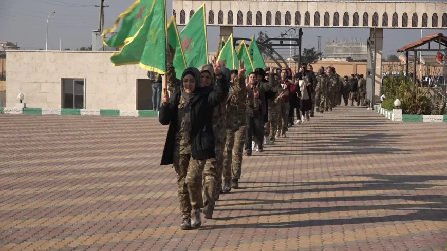Dayikên Aştiyê li Tebqayê dest bi greva birçîbûnê kir