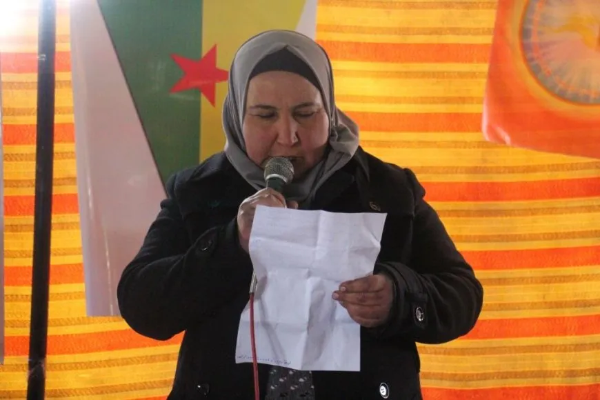 Xelkê Minbicê sersaxî da malbata şehîd Azad Serb