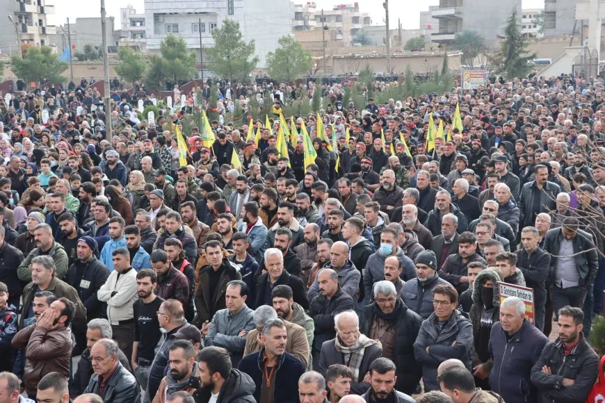 Hezaran kesan 8 şehîd bi sozên tolhildan-berxwedanê oxir kirin