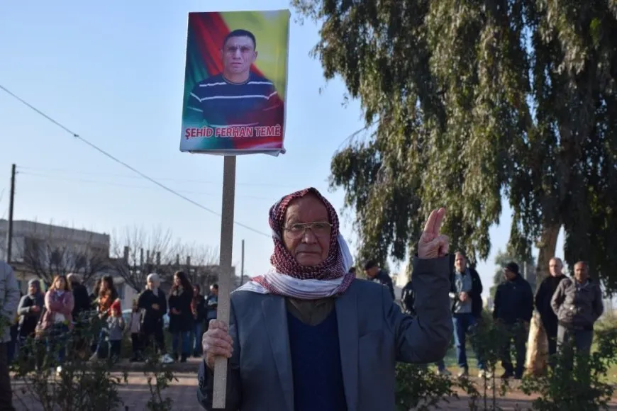 Gelê kantona Firatê li dijî êrişan meşiya