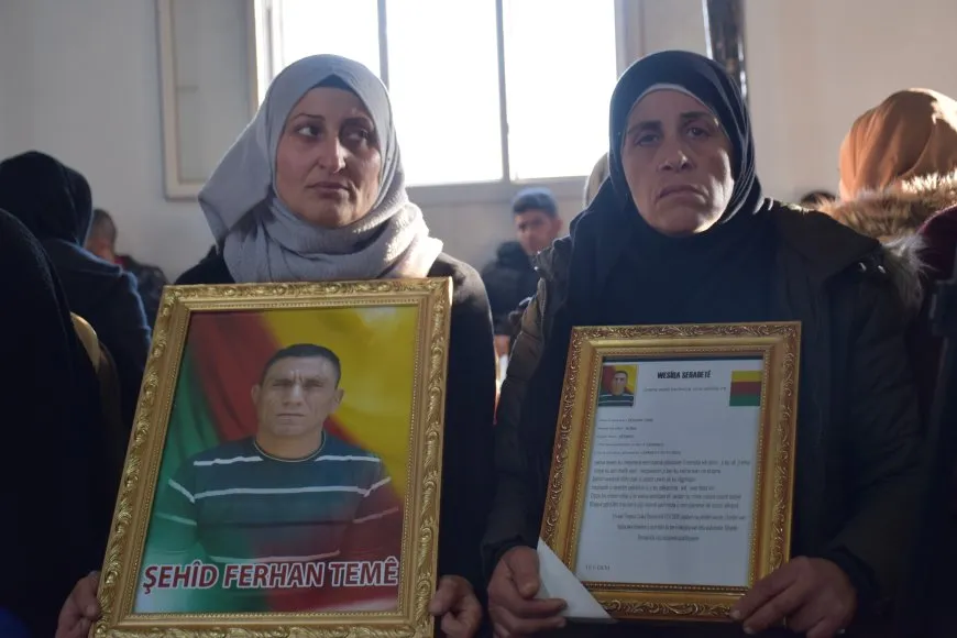 Xelkê Tirbespiyê sersaxî da malbatên şehîd Ferhan û Xelef