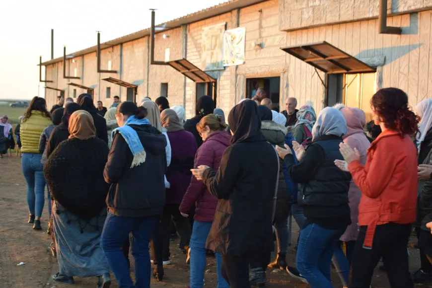 Xelkê Tirbespiyê sersaxî da malbatên şehîd Ferhan û Xelef