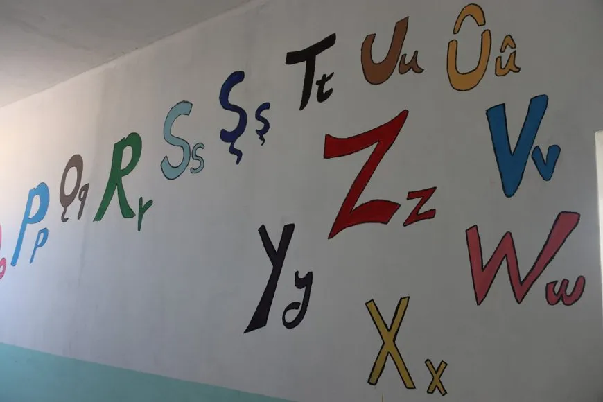 ′Bi xêzkirina wêneyan dibistanên me xweşik dibin′