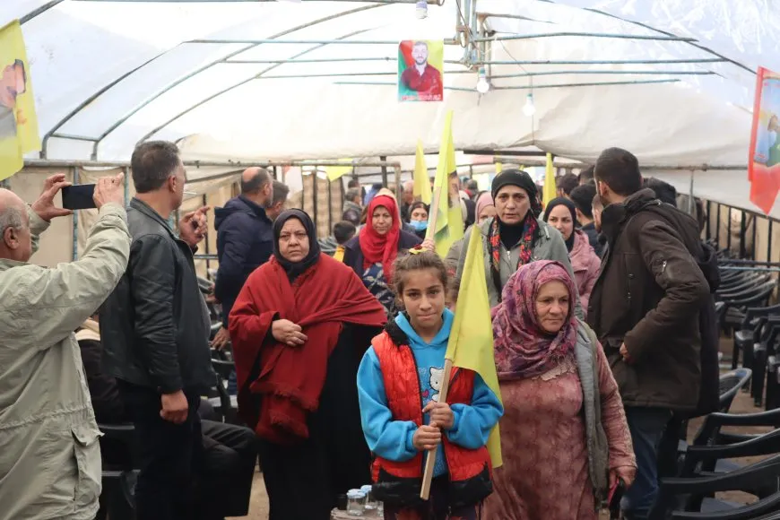 Xelkê Qamişlo sersaxî da malbatên şehîd Ciwan Elî û Aya Mihemed