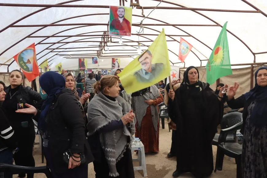 Xelkê Qamişlo sersaxî da malbatên şehîd Ciwan Elî û Aya Mihemed