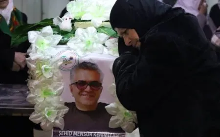 Îranê nehişt cenazeyê sînamger Mensûr Kerîmiyan derbasî Rojhilat bibe