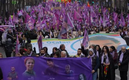 Meşa li Parîsê dest pê kir û gihaşt Repûlîqueyê
