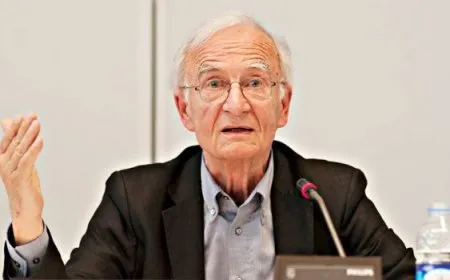 Prof. Peach: Pêngava li dijî tecrîdê berxwedana navneteweyî ye