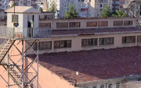 Greva birçîbûnê ya girtiyan bi biryardarî dewam dike