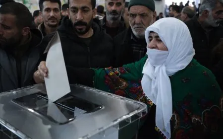 Dengdayîna li ser pêşhilbijartinên DEM Partiyê bi dawî bû