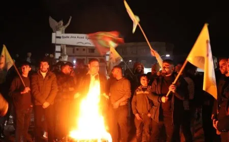 Kobanî dijî êrîşan daketin kolanan 