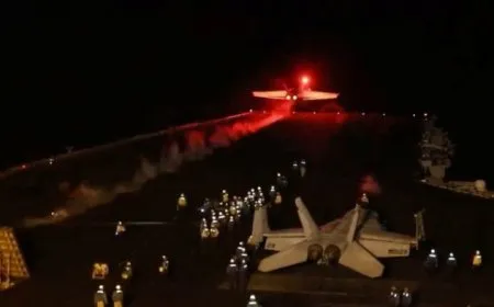Amerîka û Brîtanyayê baregehên Hûsiyan bombebaran kir