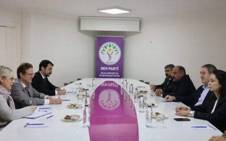 Şandeya YE’yê ya Tirkiyeyê DEM Partî ziyaret kir