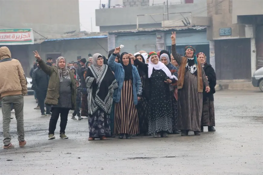 Xelkê Qamişlo: Em ê berxwedana li dijî êrişên dagirkeriyê dewam bikin