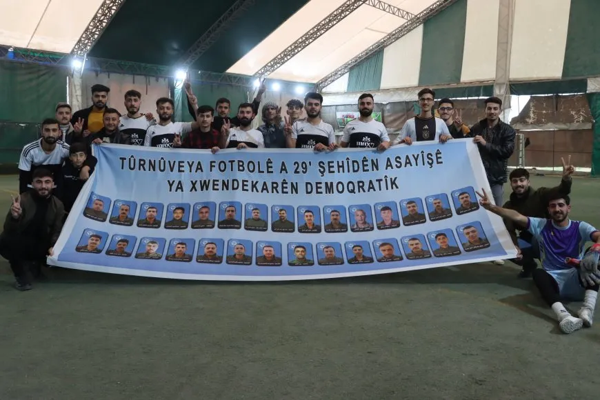 Xwendekarên Zanîngeha Rojava 29 şehîd bi bîr anîn
