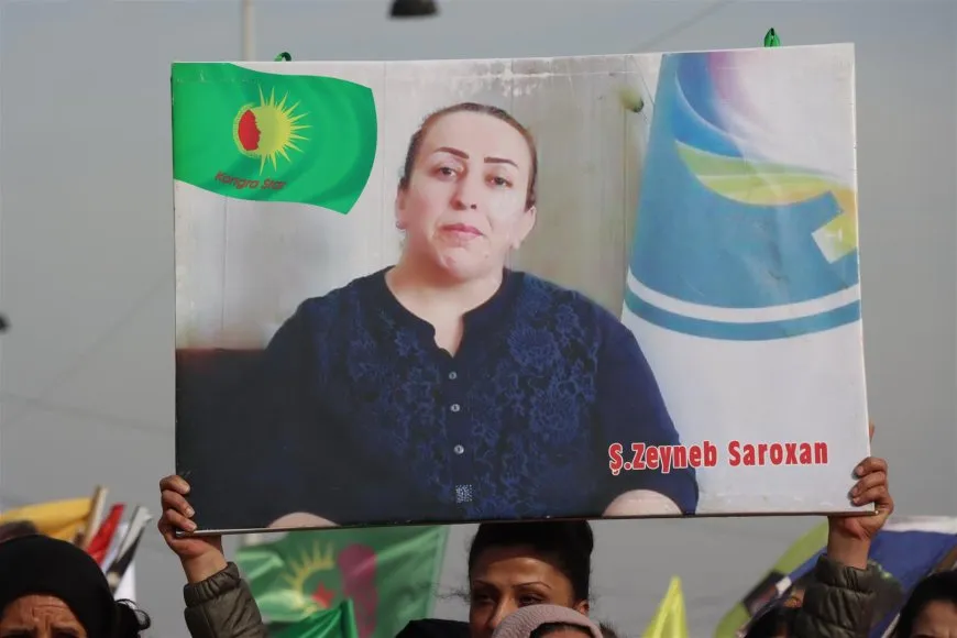 Li gelek navendan bîranînên şehîdên Komkujiya Parîsê