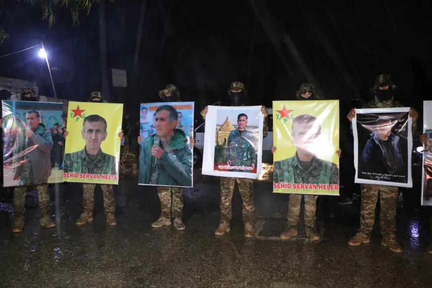 Şêniyên Helebê û şervanên YPG'ê şehîd Şervan Heleb pêşwazî kir