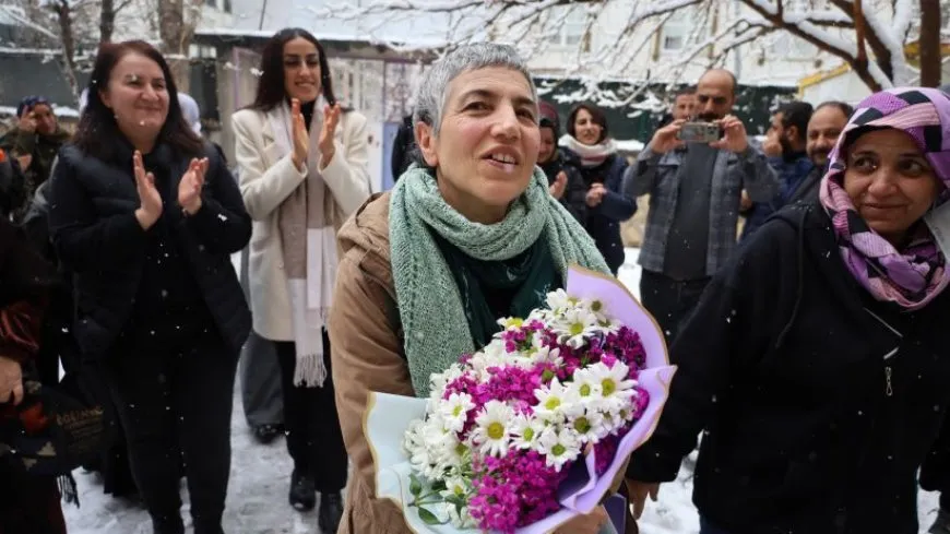 Gulser Ozbay ji aliyê Dayikên Aştiyê ve hat pêşwazîkirin
