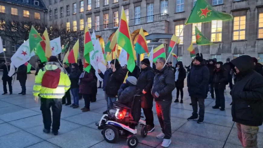  Li 2 navendên Ewropayê mîtînga ’Rojava biparêze’