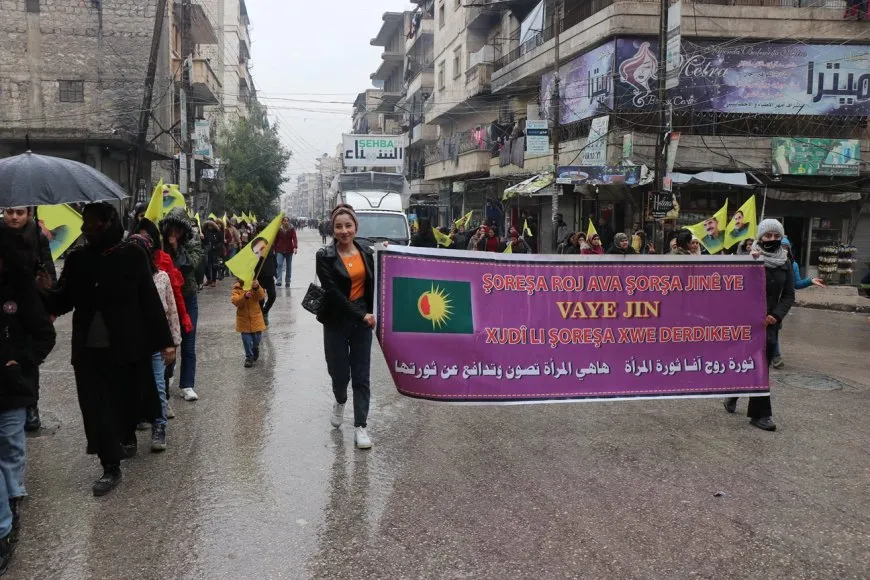 Jinên li Helebê êrişên Tirkyeyê şermezar kirin