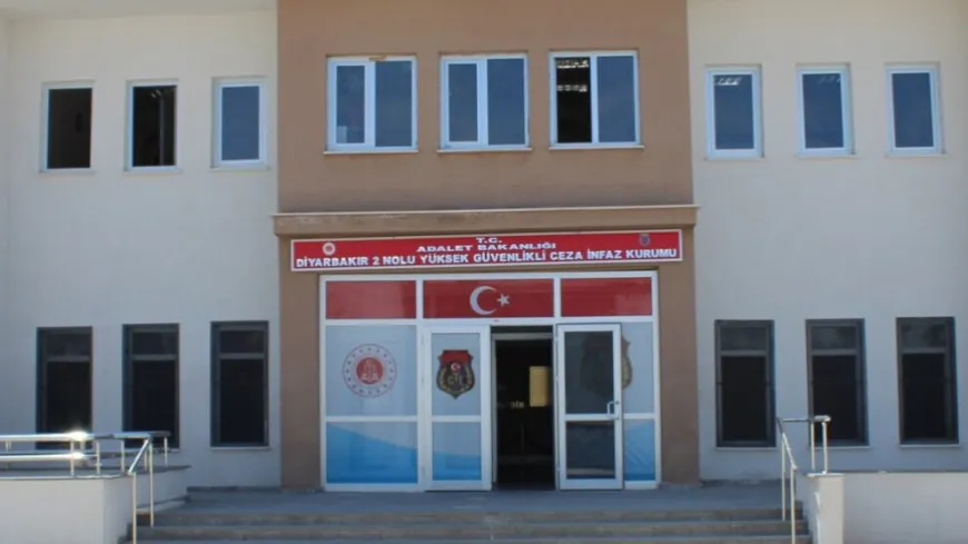 Li Amedê gardiyanan êrîşî 6 girtiyan kirin