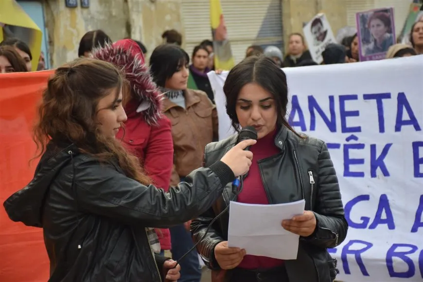 Şênî û ciwanên Dirbêsiyê qetilkirina şehîd Zelal Zagros şermezar kir