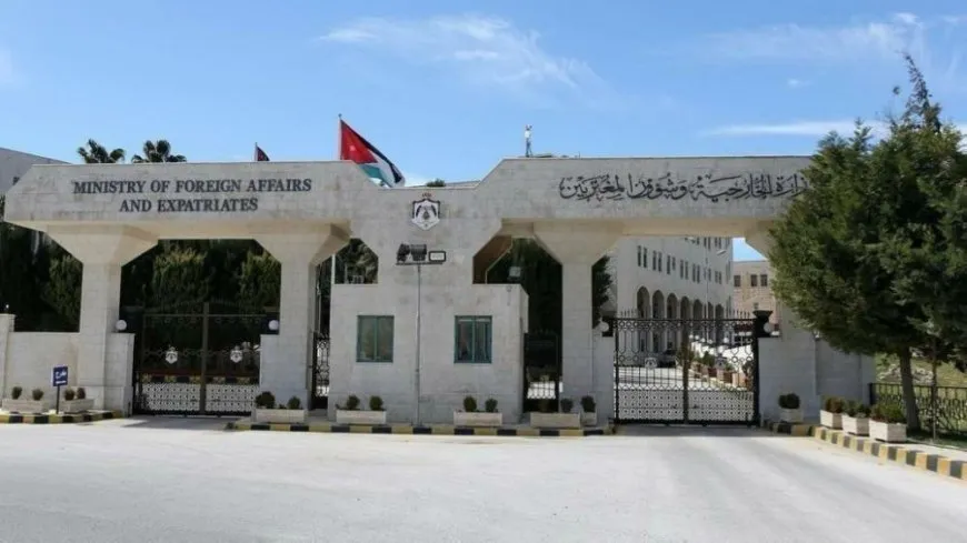 ˊQaçaxçîtiya bi rêya sînorê Sûriyeyê gefan li ewlehiya neteweyî dixweˊ