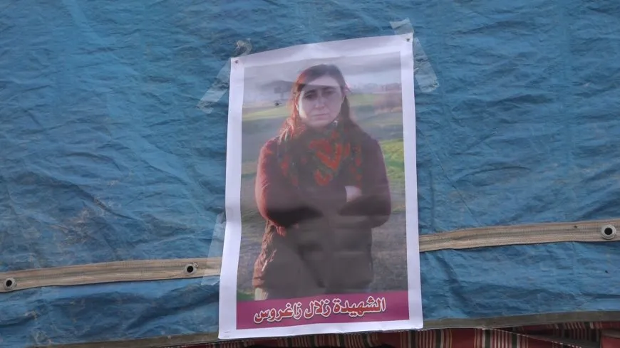 Di merasîma Zelal Zagros de xelkê Dêrazorê soza şopandina rêça wê da