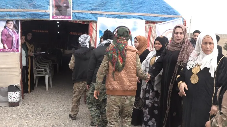 Di merasîma Zelal Zagros de xelkê Dêrazorê soza şopandina rêça wê da