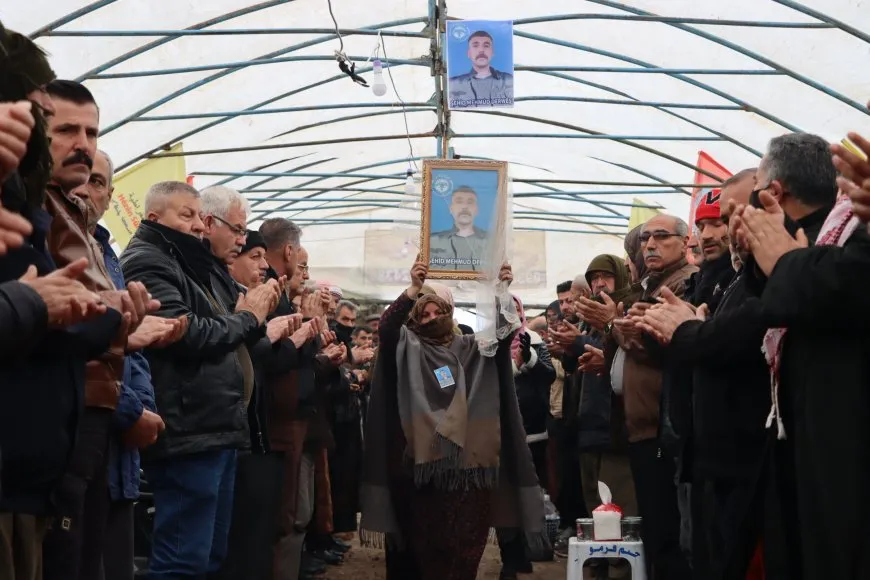 Şêniyên Qamişloyê sersaxî da malbata şehîd Mehmûd Derwêş