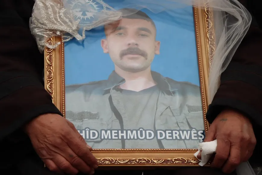 Şêniyên Qamişloyê sersaxî da malbata şehîd Mehmûd Derwêş