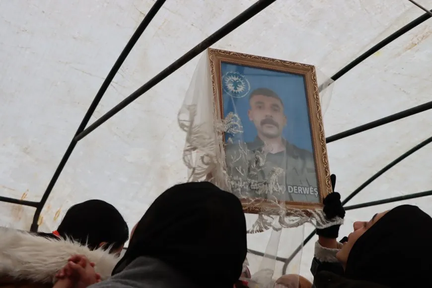 Şêniyên Qamişloyê sersaxî da malbata şehîd Mehmûd Derwêş
