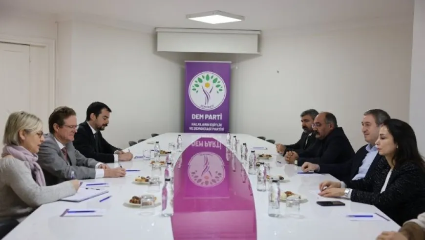 Şandeya YE’yê ya Tirkiyeyê DEM Partî ziyaret kir