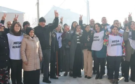 Meşa Azadiyê ya Mezin di roja duyem de ye: Muxatab Ocalan e