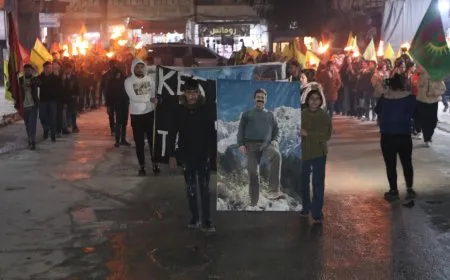 Ciwanên Helebê bi meşekê piştgirî da HRE'yê