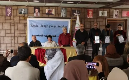 Bi boneya Roja Radyo ya Cîhanê gelek rojnamevan hatin xelatkirin