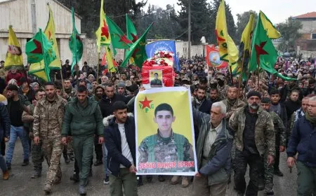 Xelkê Helebê şehîdê YPGˊê Bakur Efrînê pêşwaz kir