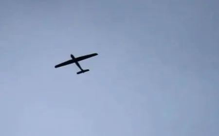 Balafireke bêmirov depoya çekan li Dêrazorê bombebaran kir