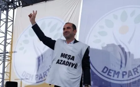 Ji mîtînga Stenbolê: Em ê deriyê Îmraliyê bişikînin!