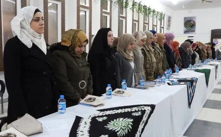 Bi diruşma ˊBi tezên azadiyê ber bi şoreşa jinê veˊ komxebatek hat lidarxistin