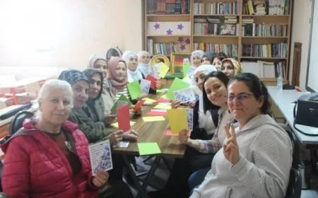 Ji jinên girtî re qertên 8’ê Adarê hatin şandin
